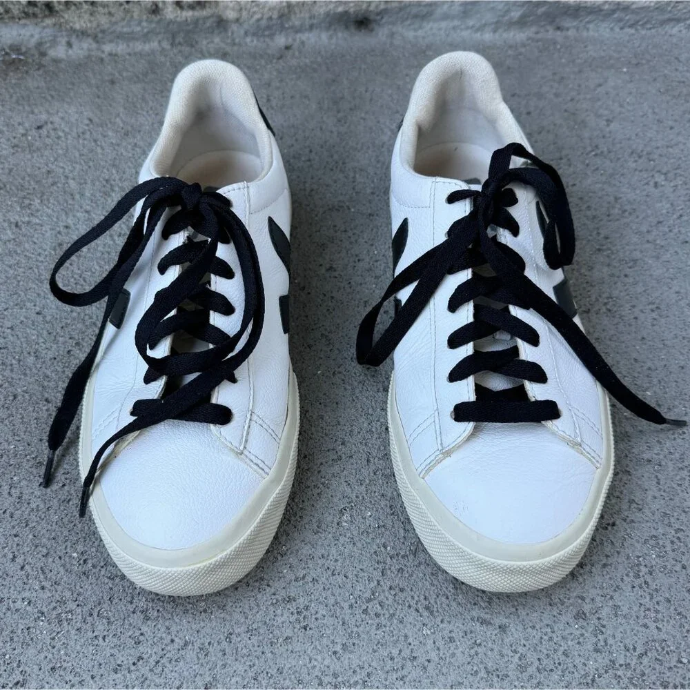 VEJA Campo Sneakers Womens 8 US EUR 39 Black & White Leather Lace-Up Shoes - Picture 3 of 9